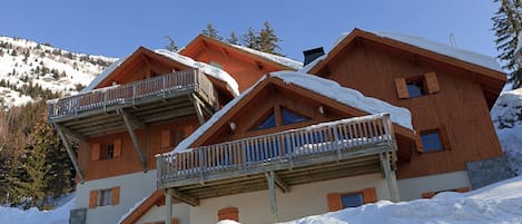 Chalets Eterlou et Chalets Bartavelle
Route de Pre Genty Oz en Oisans