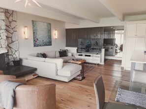 Open concept LR /kitchen