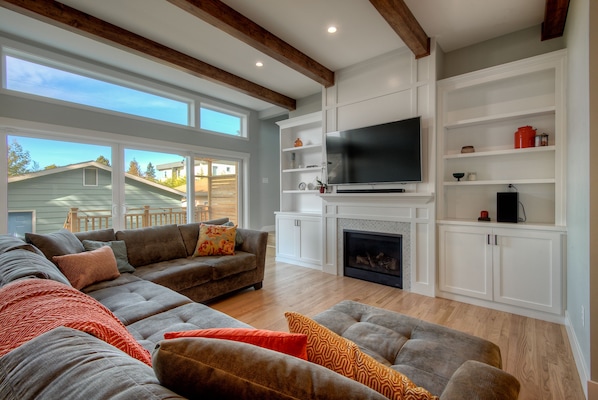 Family room of our 5 bedroom/3 bathroom newly renovated house