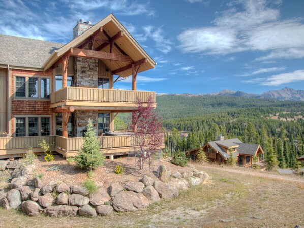 Cowboy Heaven Luxury Suite 7D, Exterior