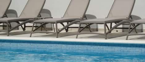 pool is 100% reliable, has no chemicals and chlorine, princip of salt water