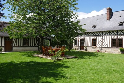 Normandy house of upscale character Family & Friends, 2 hours from Paris