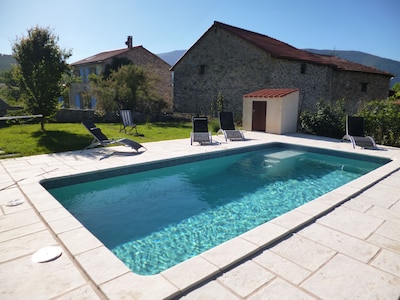 Charming stone cottage with swimming pool at the foot of Canigou - Conflent