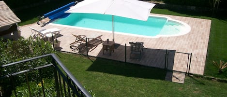 Piscine 9x4.5x1.5m