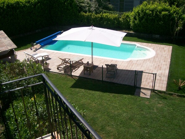 Piscine 9x4.5x1.5m