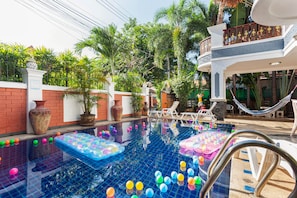 8 meter swimming pool