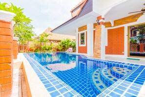 villa 4 beds near walking street & beach