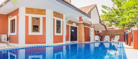 villa 4 beds near walking street & beach