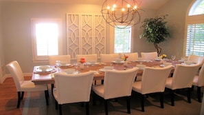 Dining Room. Seats up to 12 with table extension, Cathedral Ceiling