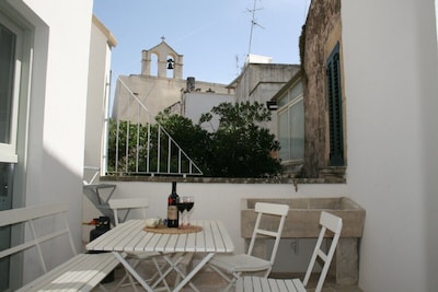 Stylish Art Deco holiday home in historical Baroque old town palazzo, Puglia