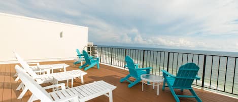 Enjoy The View! Rooftop Deck. Bring Your Beach Towel and Your Favorite Beverage!
