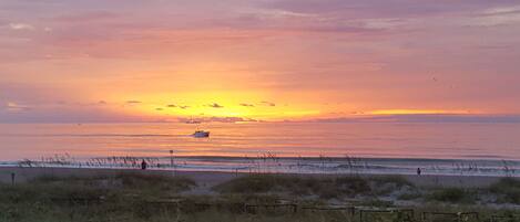 direct oceanfront view
beautiful sunrises