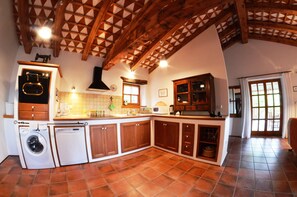 Built kitchen 