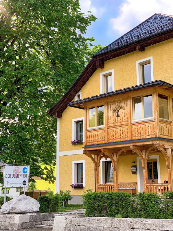 Esterni