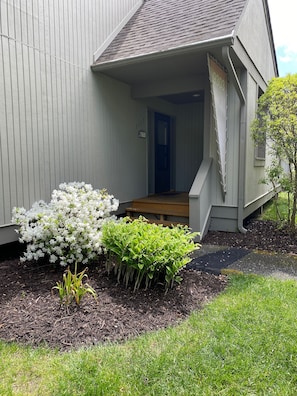 Private entrance in Spring's full bloom