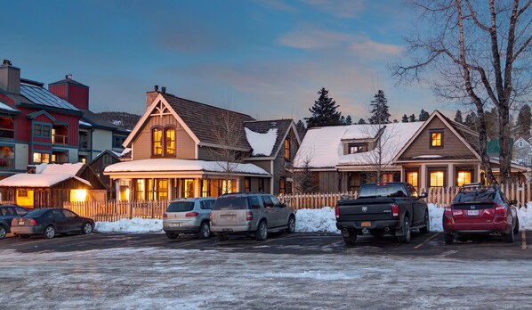 308 Lincoln Main House
