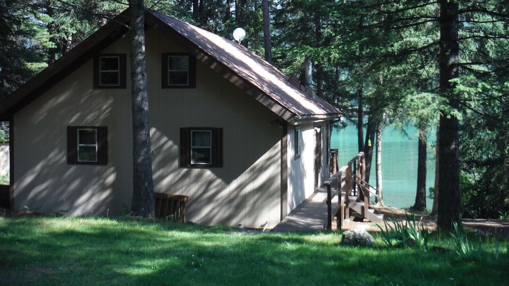 Northwest Montana Lakefront Cabin getaway on Ashley Lake Flathead County