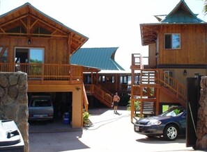 Pod Thai & Guest Hales- oceanfront, ocean view, mountain views and valley views!