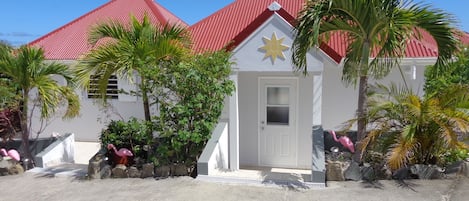 Entrance to Villa Bonjour