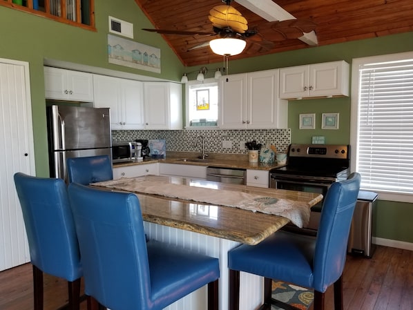 Kitchen/Dining Area