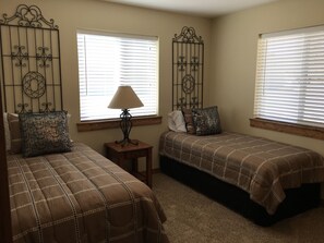 Room with twin beds