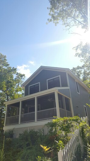 10 x 23 Screened Porch