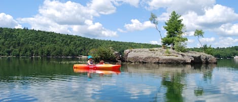 Kayaking to Blueberry Island on Lake St George