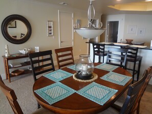 Comfortable seating for six at the gorgeous dining table.