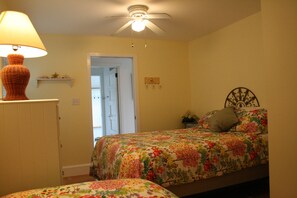 First floor bedroom. Queen bed.
