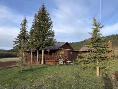 All new beds, dishwasher, washer/dryer, fully stocked kitchen, Starlink WiFi!