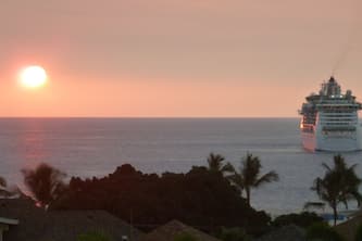 Alii Cove Luxury Condo with Loft. Spectacular Ocean View. Walk to Town & Beach.