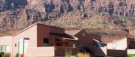 Wonderful Views of the Moab Rim!