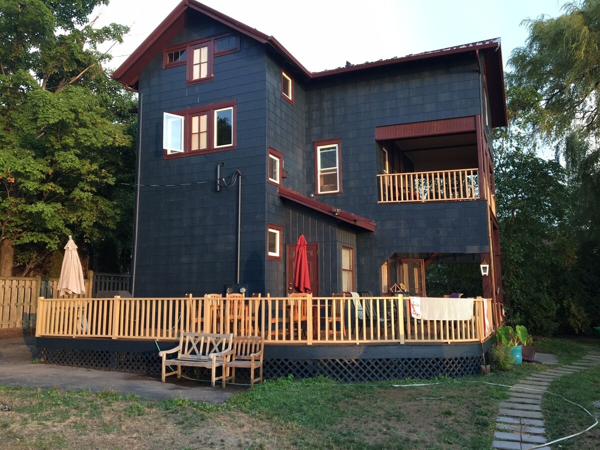 Main Image