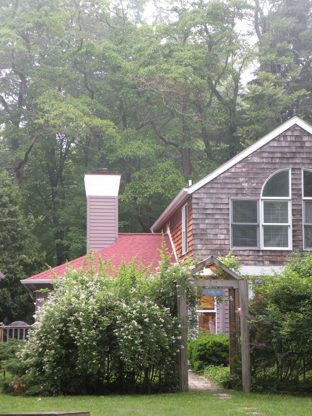 350 paces to McKinley St. Beach, AVAILABLE 3 NTS: JULY 7, 8 , & 9, Fire Pit!