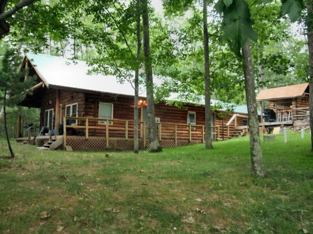 Real log cabin on Eau Claire Lakes Chain near Hayward, WI - Barnes