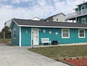 Sound & Seadogs Front Entrance