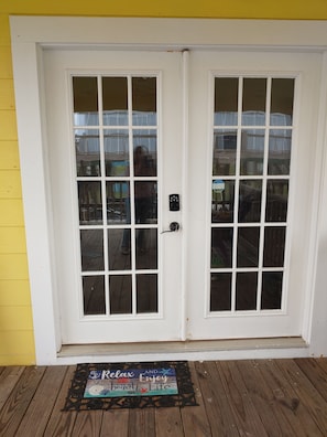 Welcome! Keyless door entry so you can check in anytime and no key to lose!
