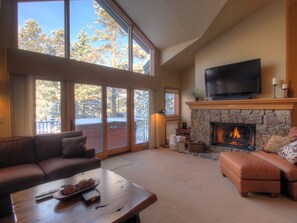 Living Room &Private Hot Tub