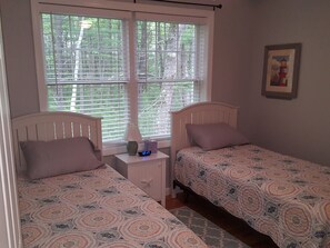 Twin bedroom