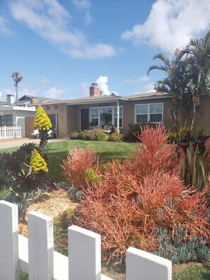 Fully fenced front yard