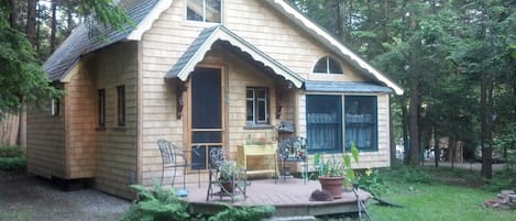 The Well House, Cabin in the Pines.