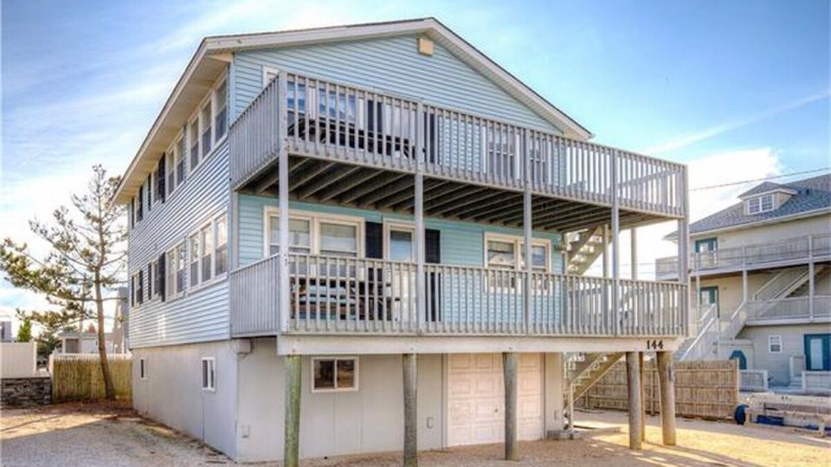Ocean Block – One off the BEACH