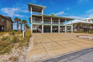 913 Ariola Dr_20221116_009