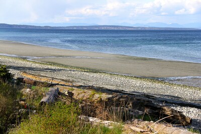 Walk-on Sandy Beach with Outstanding Ocean View,  Qualicum Bay