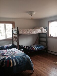 Natural Light, Hardwood Floor, 2-storey Adirondack Home, 3 Bed / 2 Bath