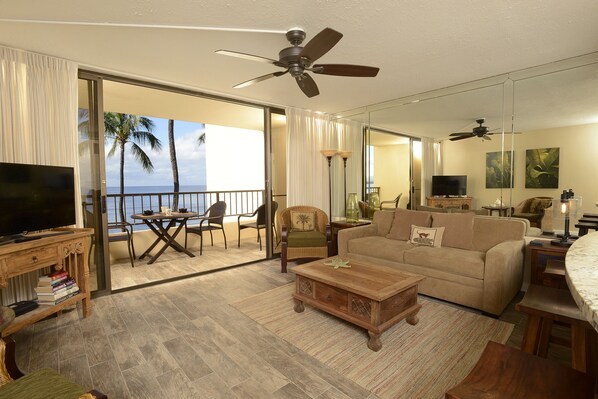 Living room opening onto private lanai
