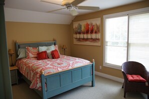  Upstairs bedroom/ Queen bed/ Jack and Jill bath