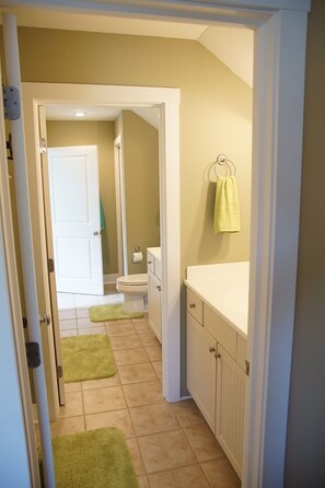 Jack and Jill bath/ tub and separate shower