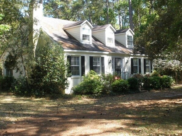Front view of home