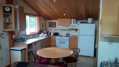 Comfy, Quiet, Furnished Tastefully! Great For Fishing Clients And Vacationers.